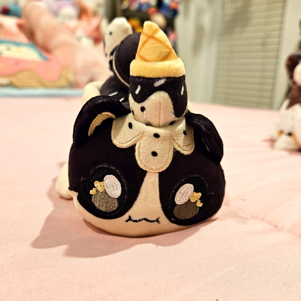 6 inch Aphmau Cookies and Cream Cat